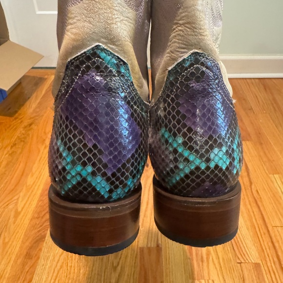 Women’s Roper multi colored Snakeskin Cowboy Boots w/Embroidered Shaft size 7.5 - Picture 8 of 16